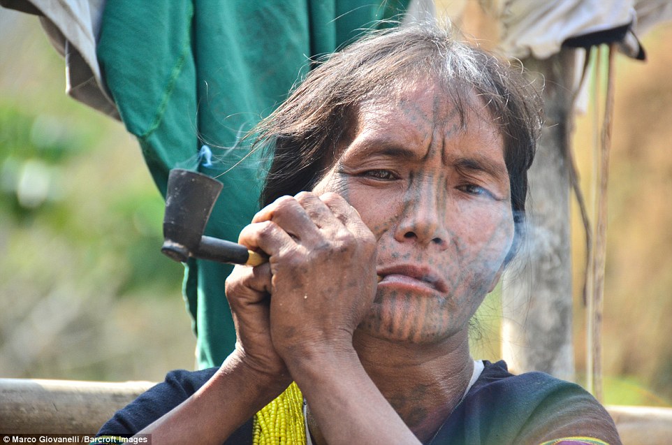 Picture 6 of The female tribe more beautiful face tattoos