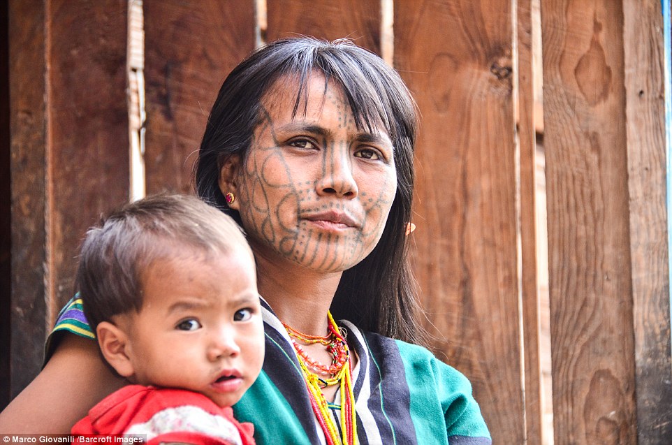 Picture 8 of The female tribe more beautiful face tattoos