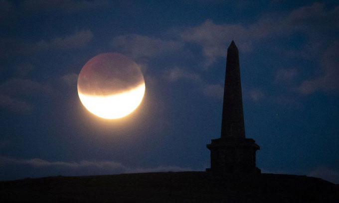 Picture 2 of The final lunar images of the year in the world