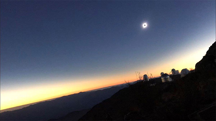 Picture 3 of The final total eclipse of the decade in the South American sky