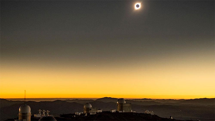 Picture 6 of The final total eclipse of the decade in the South American sky