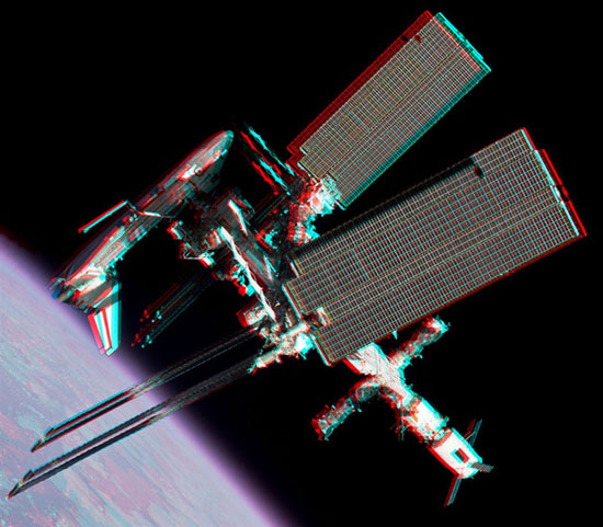 Picture 1 of The first 3D image of an international space station