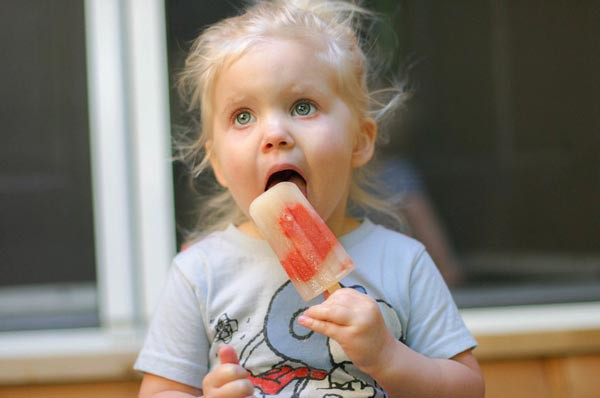 Picture 3 of The first aid when unfortunately getting cold ice sticks to the tongue