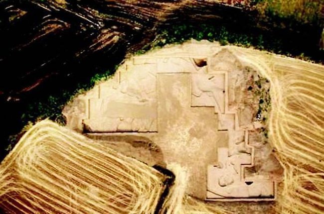Picture 1 of The first city of China in the time of King Yao