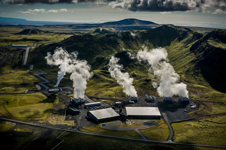 Picture 1 of The first factory in the world to turn CO2 into stone