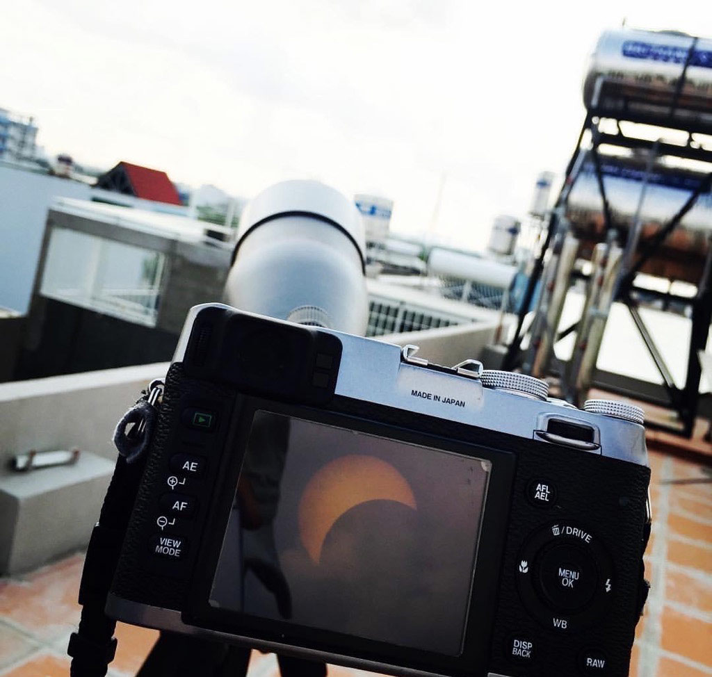 Picture 13 of The first images of eclipse phenomenon in Ho Chi Minh City