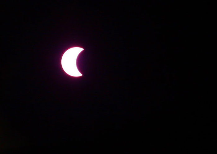 Picture 4 of The first images of eclipse phenomenon in Ho Chi Minh City
