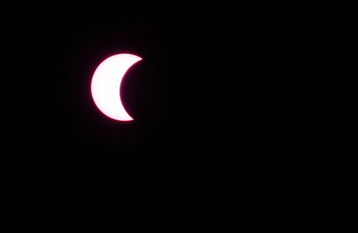Picture 7 of The first images of eclipse phenomenon in Ho Chi Minh City
