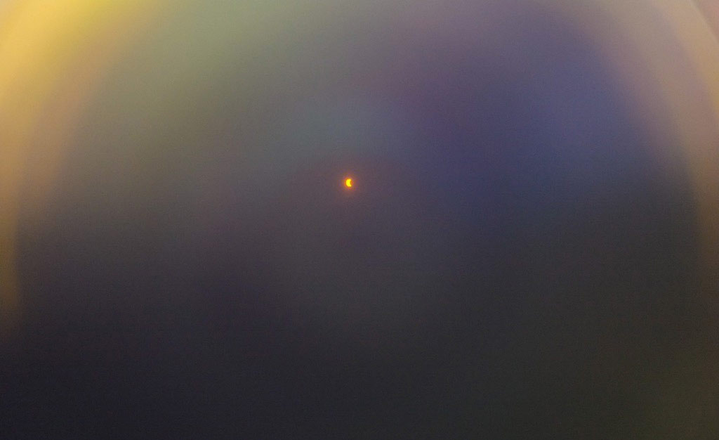 Picture 9 of The first images of eclipse phenomenon in Ho Chi Minh City