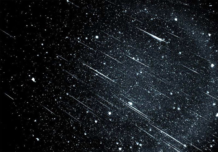 Picture 1 of The first meteor shower in 2016