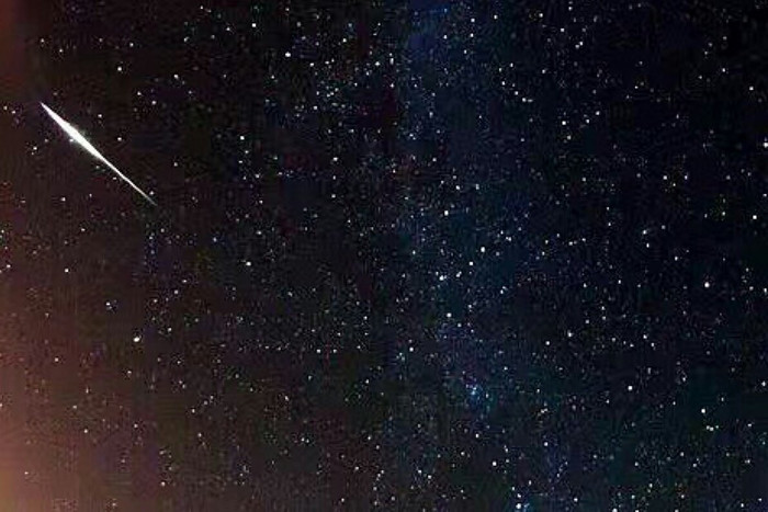Picture 1 of The first meteor shower of 2018 peaked at dawn 4/1