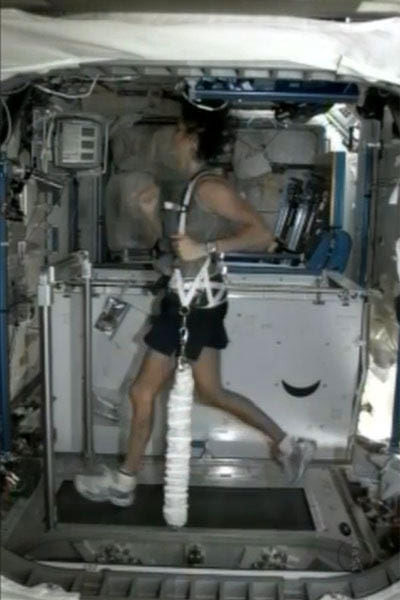 Picture 1 of The first 'Olympic competition' between the universe and the Earth