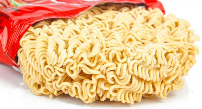 Picture 2 of The frightening effect of eating raw shrimp noodles