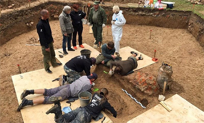 Picture 1 of The general remains of the most respected Napoleon are found under the dance floor in Russia