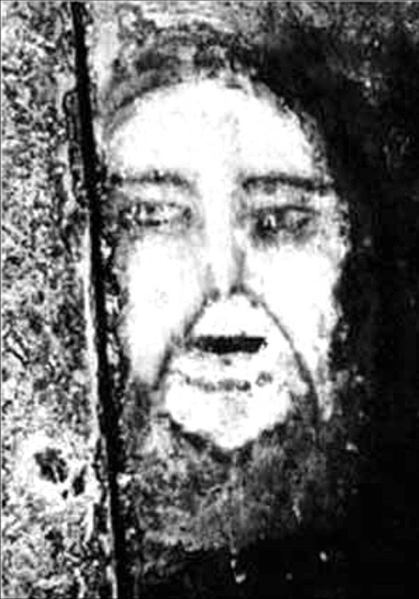 Picture 1 of The 'ghost' face knows to hide on the floor