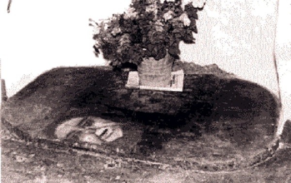 Picture 2 of The 'ghost' face knows to hide on the floor