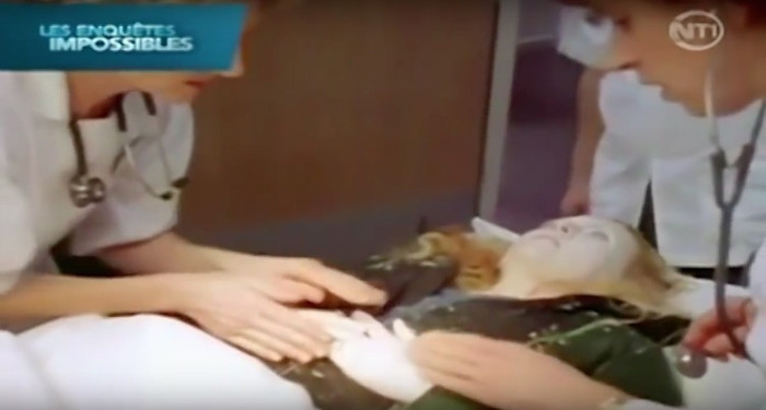 Picture 2 of The girl revived after a night of freezing, making medicine impossible to explain