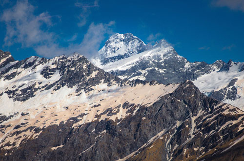 The glacier on the mountain of New Zealand turns red images 1