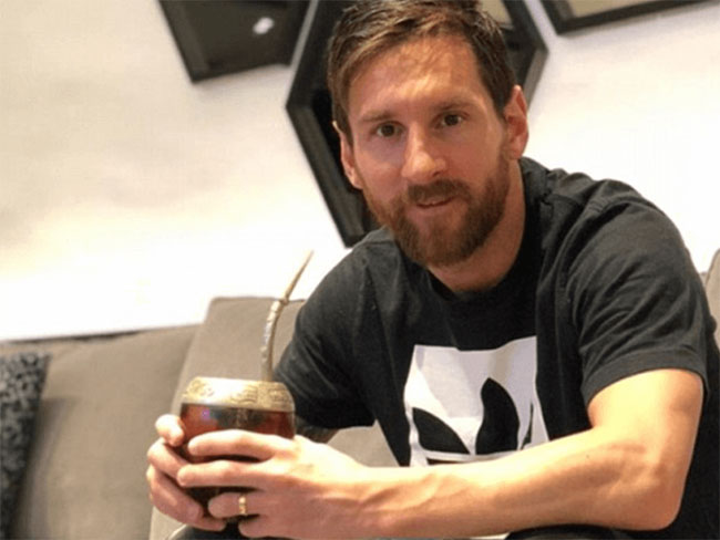 Picture 1 of 'The god of medicine' helps World Cup players improve their health