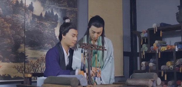 Picture 2 of The grace of grace moved to death without leaving between King Tran De and a general!
