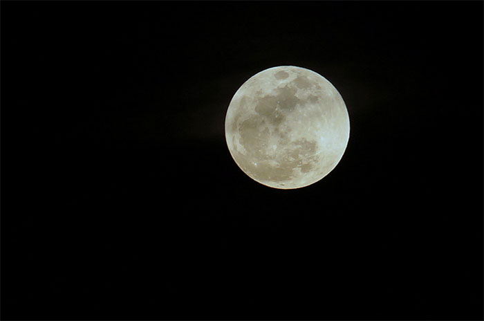 Picture 1 of The gravity of the Moon changes the rainfall on Earth