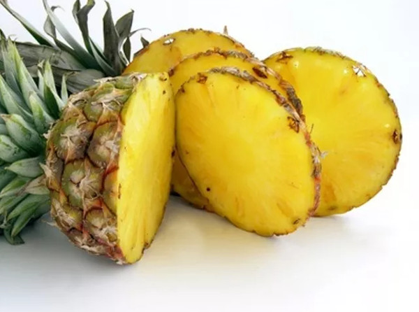 Picture 2 of The great use of pineapple