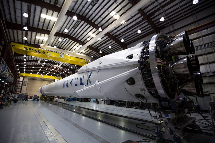 Picture 6 of The greatest landmarks in SpaceX history