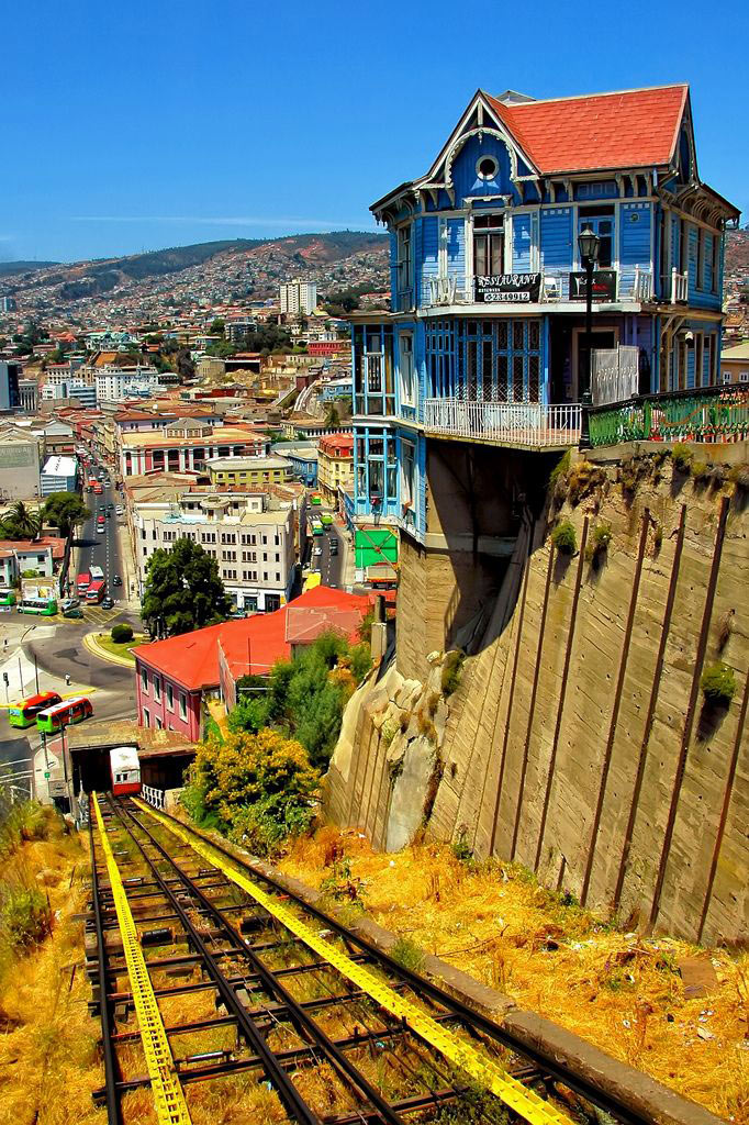 Picture 8 of The historic town of the port city of Valparaiso