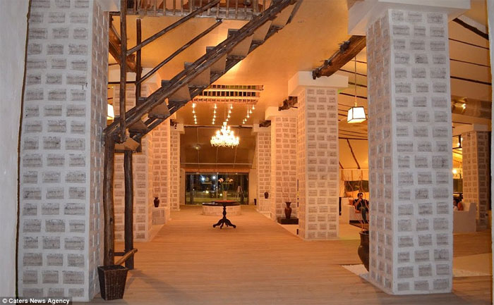 Picture 4 of The hotel is built entirely from salt