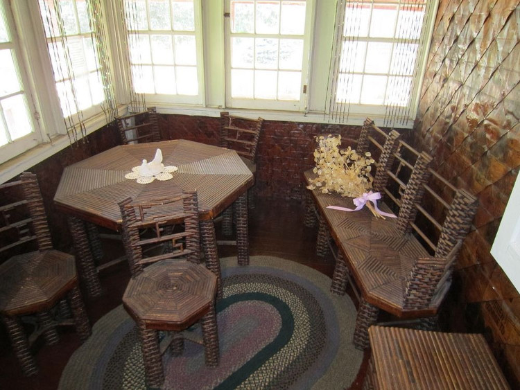 Picture 3 of The house made from newspaper does not rot after hundreds of years