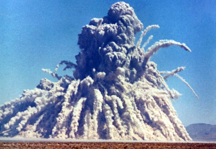 Picture 2 of The idea of ​​beating super typhoons with US nuclear bombs