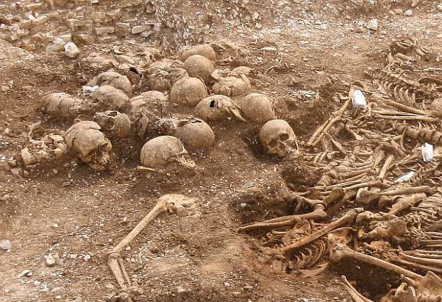 Picture 2 of The identity mystery of 54 headless skeletons