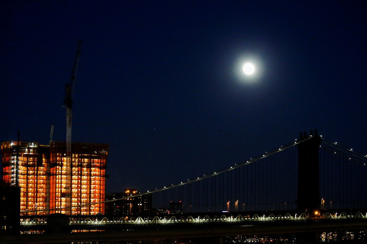 Picture 28 of The image of Super Moon is 70 years only once in Vietnam