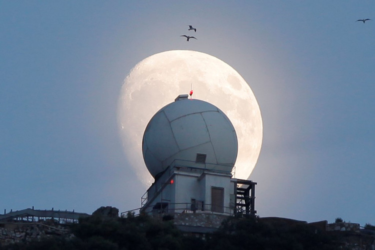 Picture 31 of The image of Super Moon is 70 years only once in Vietnam