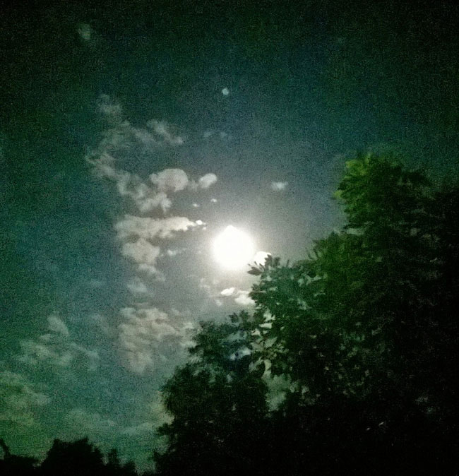 Picture 39 of The image of Super Moon is 70 years only once in Vietnam