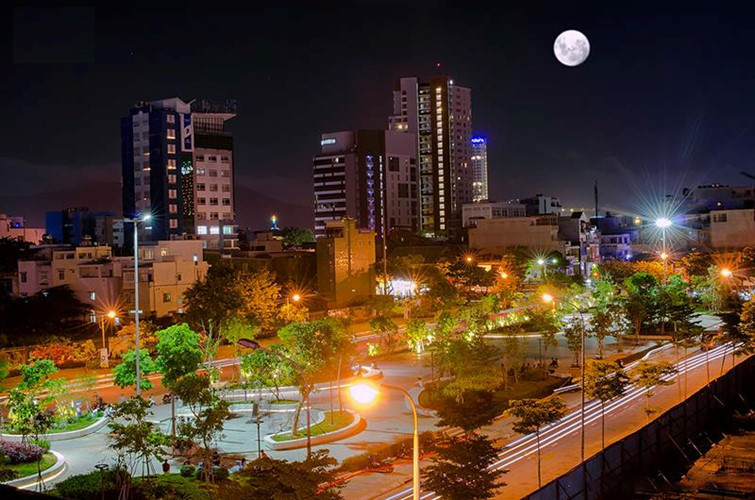 Picture 55 of The image of Super Moon is 70 years only once in Vietnam