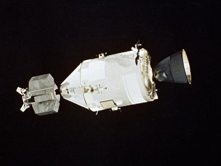 Picture 15 of The image of the day Apollo - Soyuz met on orbit
