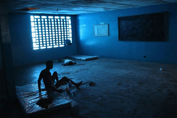 Picture 13 of The images make the world distress at Ebola
