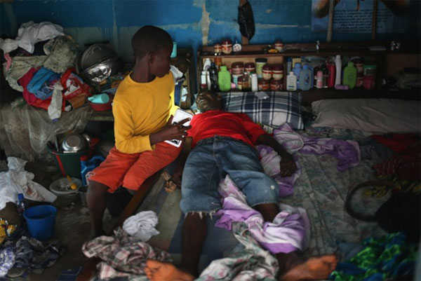 Picture 15 of The images make the world distress at Ebola