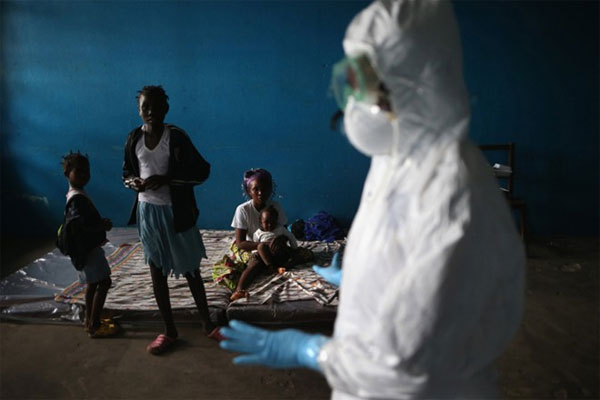 Picture 16 of The images make the world distress at Ebola