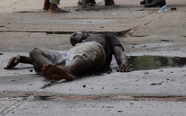 Picture 17 of The images make the world distress at Ebola