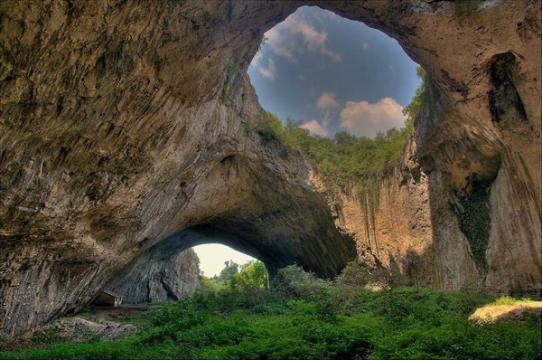 Picture 7 of The impressive 'Cave of God' in Bulgaria