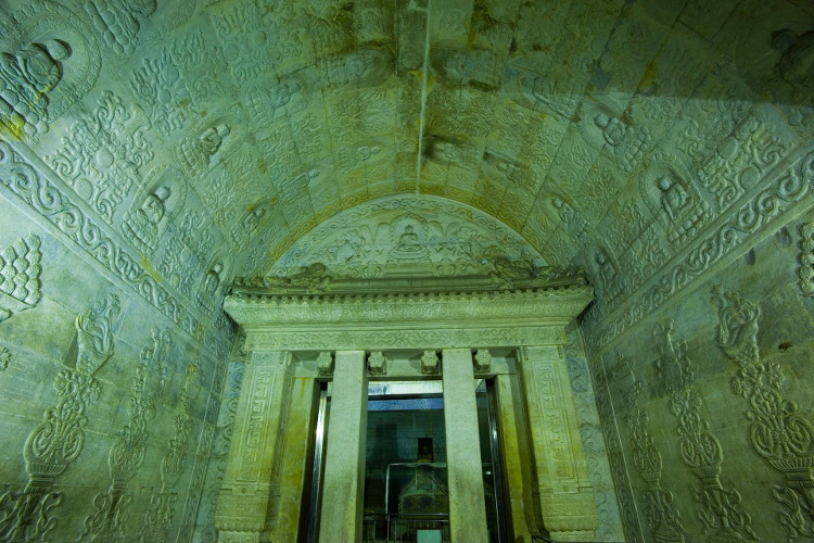 Picture 4 of The inexplicable mystery inside the Qianlong tomb
