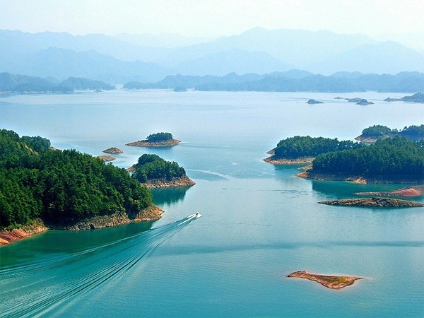 Picture 1 of The intact ancient city of the lake is incredibly beautiful
