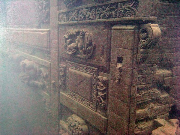 Picture 10 of The intact ancient city of the lake is incredibly beautiful