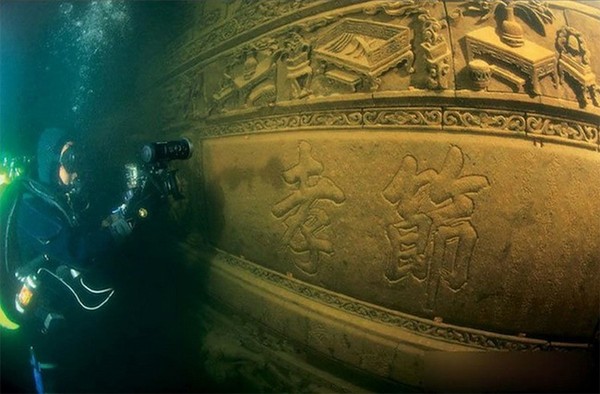 Picture 6 of The intact ancient city of the lake is incredibly beautiful