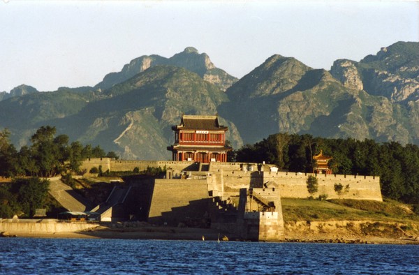 Picture 4 of The interesting mystery about the two gates lies at the end of the Great Wall