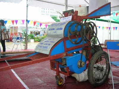 Picture 8 of The invention of barefoot farmers