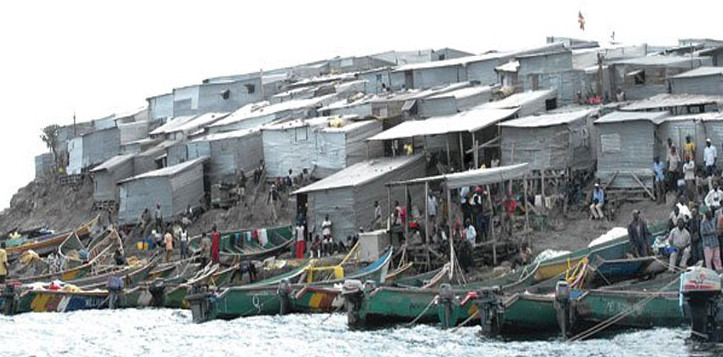 Picture 2 of The island is only half a football field, but there are 1,500 people living