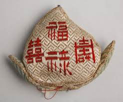 Picture 5 of The jewel was controversial because it was ugly, but it cost 33 billion VND